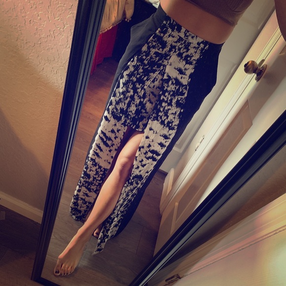 BCBGMaxAzria Dresses & Skirts - BCBGMaxazria Maxi Dress BCBGMaxAzria Dresses & Skirts - BCBGMaxazria Maxi Dress